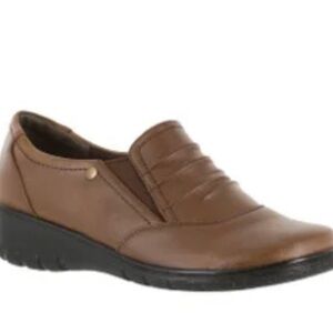 EASY STREET COMFORT WAVE SLIP ON LOAFERS PROCTOR TAN FAUX LEATHER SIZE 9.5 M